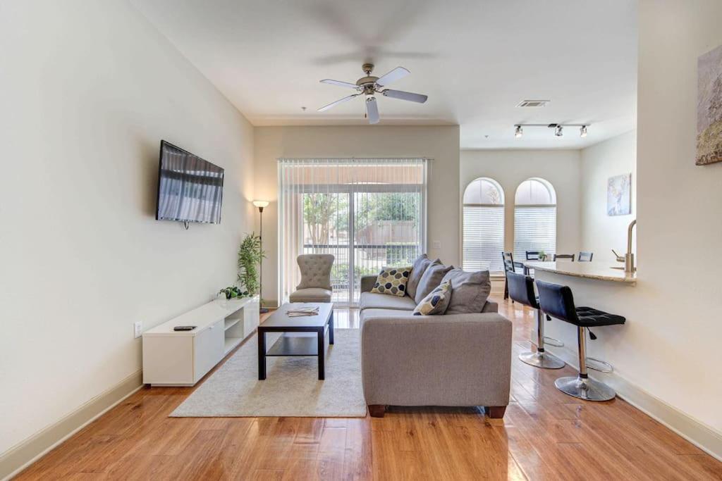 Cozy Apt Nrg Pool,Wi-Fi, Free Parking, Petsok! Houston Bagian luar foto