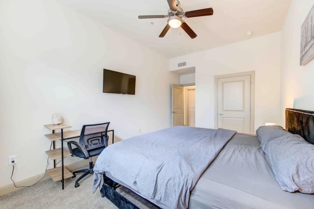 Cozy Apt Nrg Pool,Wi-Fi, Free Parking, Petsok! Houston Bagian luar foto