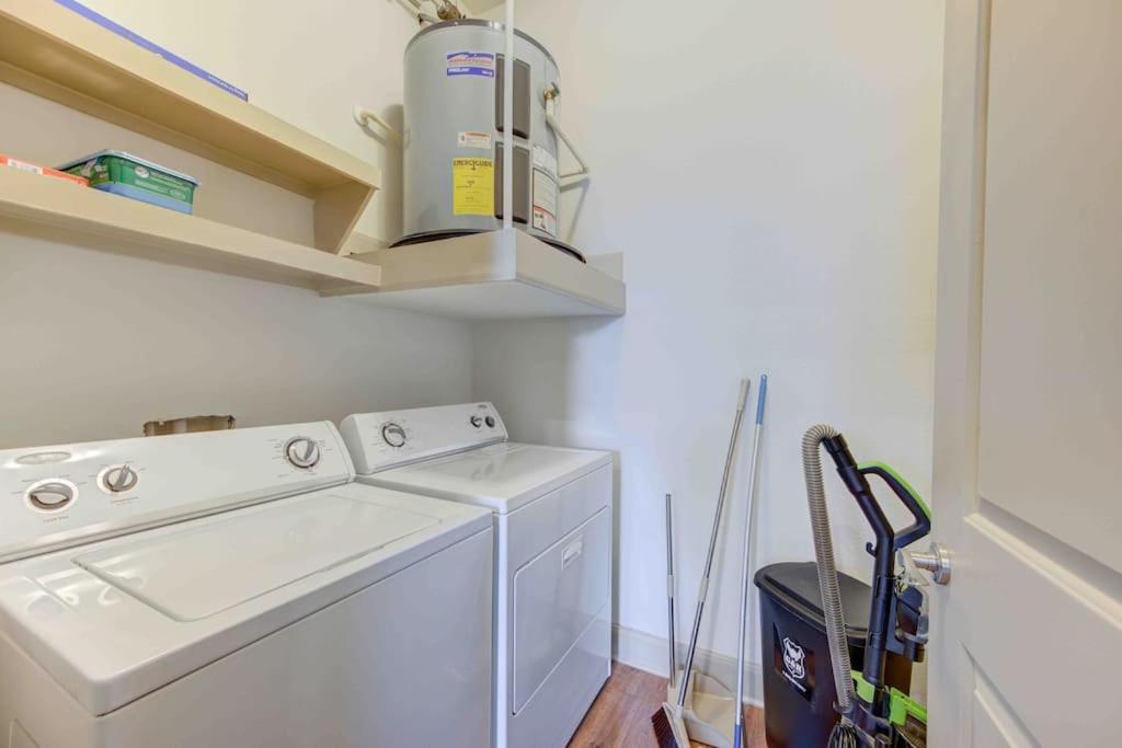 Cozy Apt Nrg Pool,Wi-Fi, Free Parking, Petsok! Houston Bagian luar foto